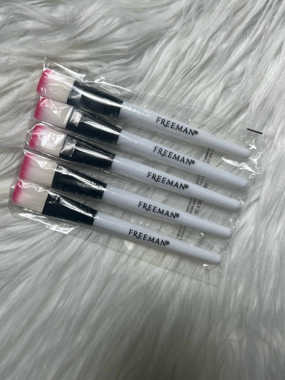 5/$35 NWOB 5 Freeman Mask Brush each retails for $13.00 this is a $65 retail